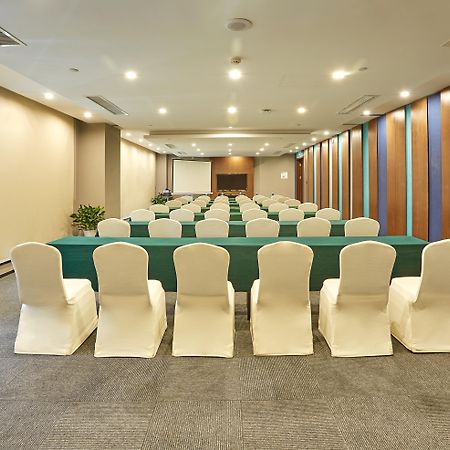 Holiday Inn Express Nanjing Xuanwu Lake By Ihg Exterior photo