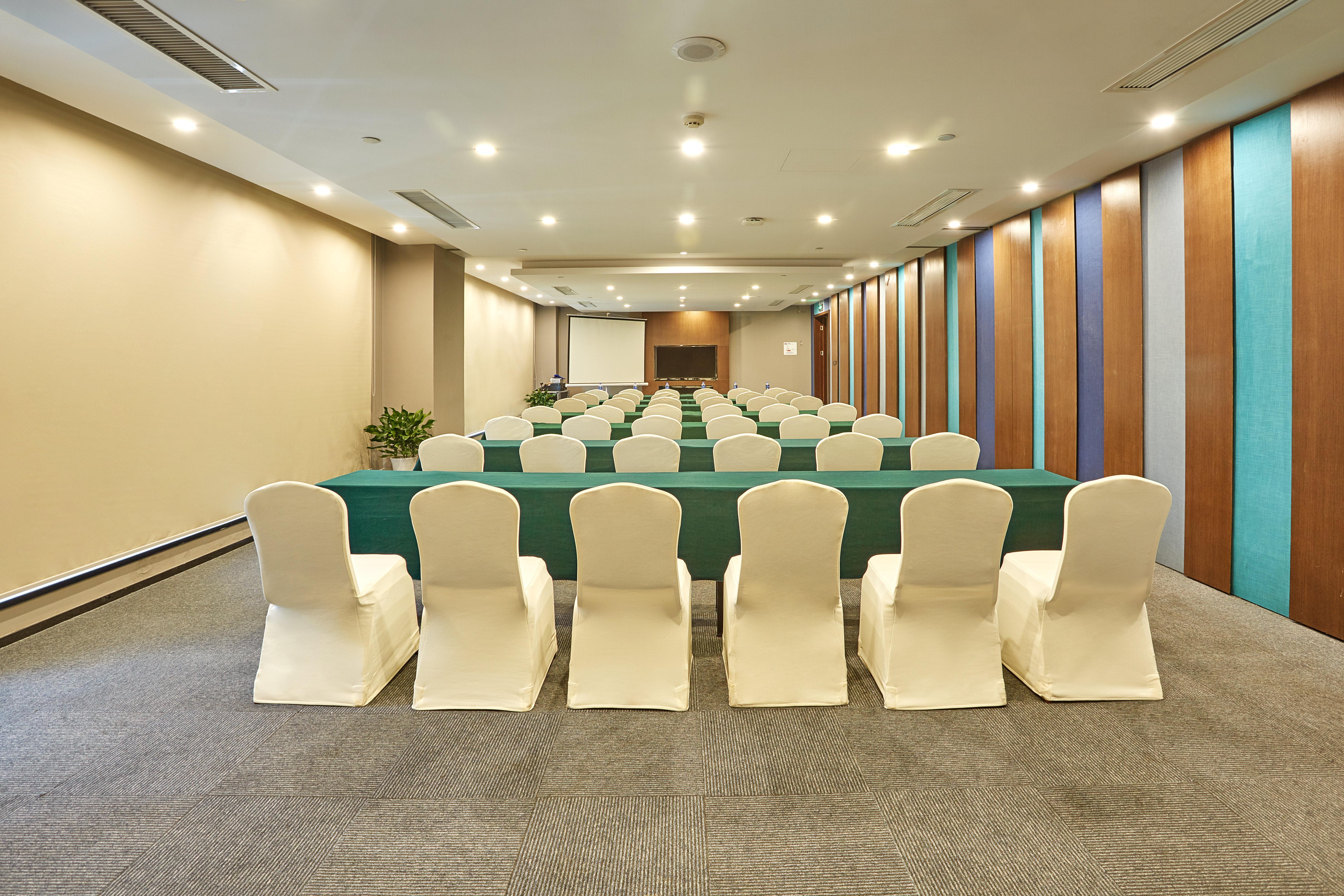 Holiday Inn Express Nanjing Xuanwu Lake By Ihg Exterior photo